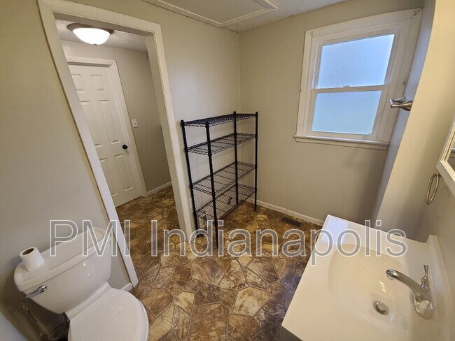 Building Photo - 1902 Rosemont Ave