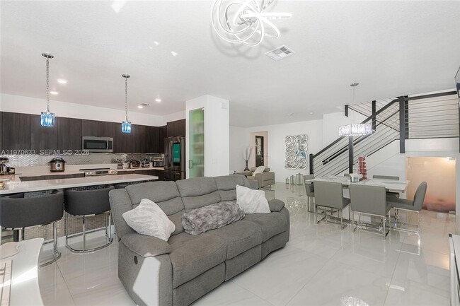 Building Photo - 7902 NW 105th Ct