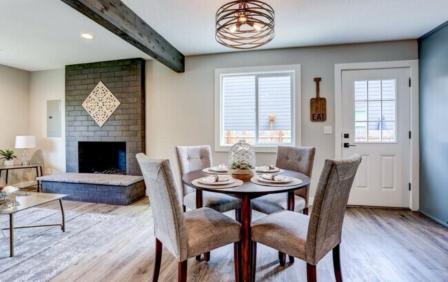 Building Photo - Charming 3-Bedroom Home with Spacious Yard...