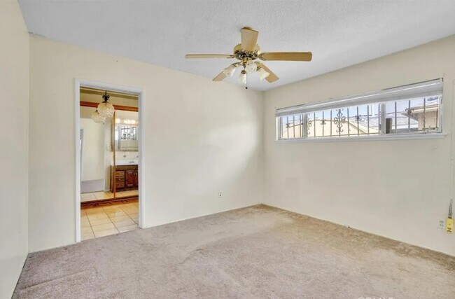 Building Photo - 1105 W 156th St