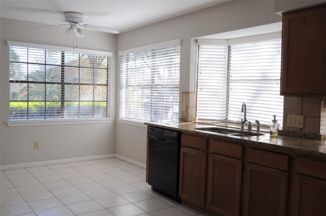 Building Photo - 8639 Sparkling Springs Dr