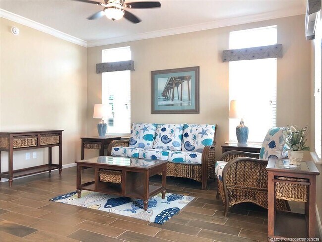 Building Photo - 163 NE Buoy Dr