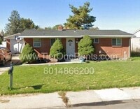 Building Photo - **MOVE IN SPECIAL** $500 off first month's rent!!