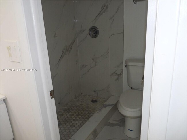 Building Photo - 14501 N Kendall Dr