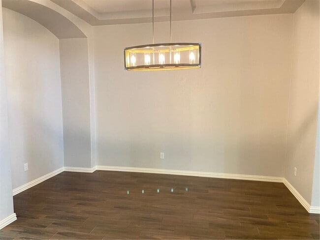 Building Photo - 3445 Francisco Way