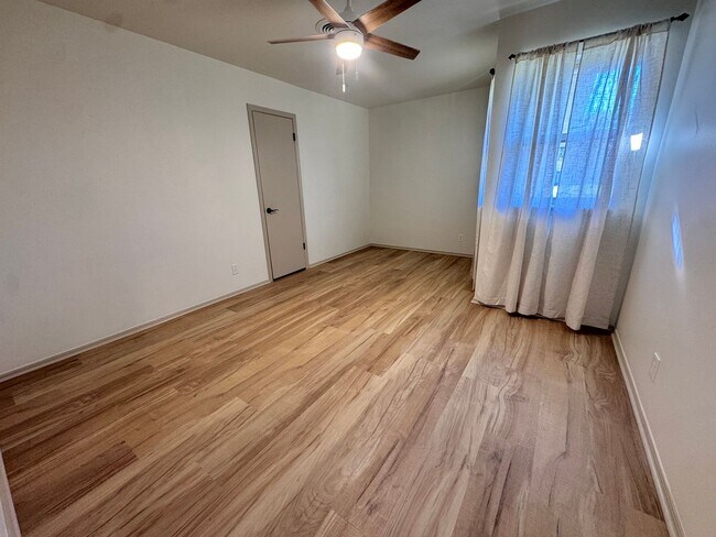 Building Photo - 9235 E 32nd St