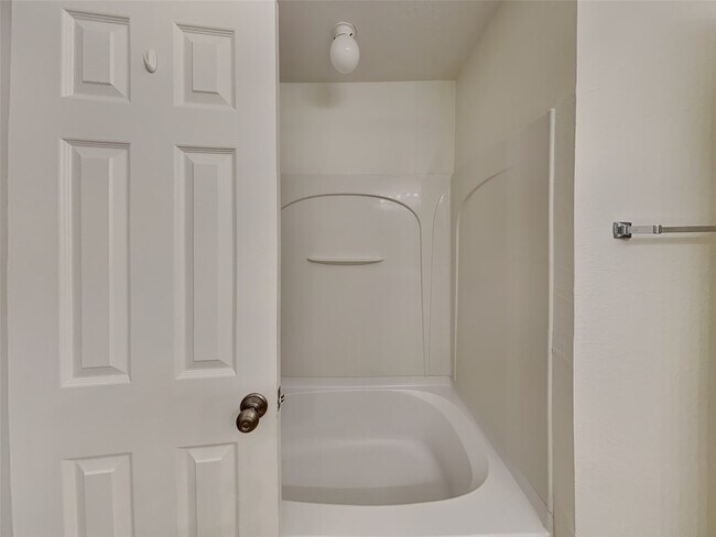 Building Photo - 6170 Galloway Ln