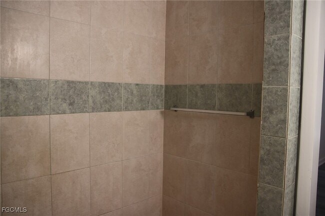 Building Photo - 320 Harry Ave S