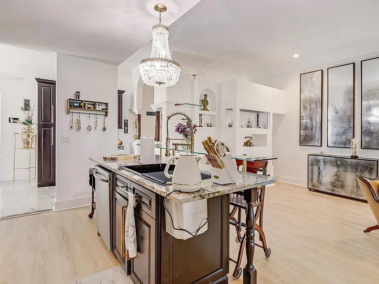 Building Photo - 6590 Fountains Cir