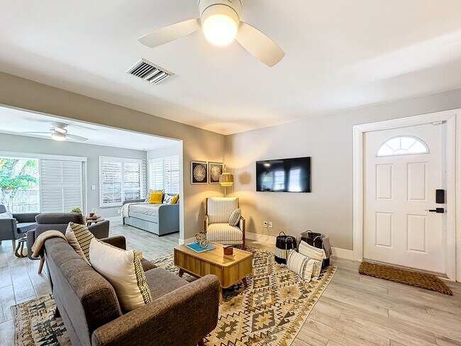 Building Photo - 9 Knights Bridge Rd