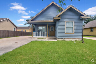 Building Photo - 905 6th Ave