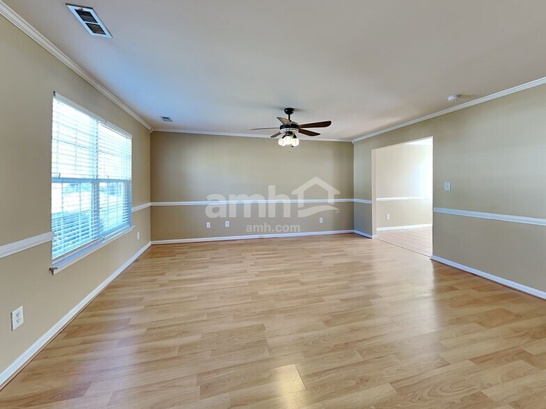 Building Photo - 205 N Fuquay Springs Ave