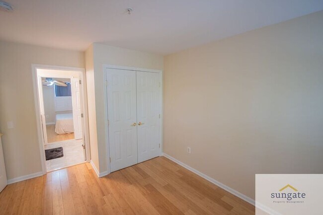 Building Photo - 104 N Dallas St