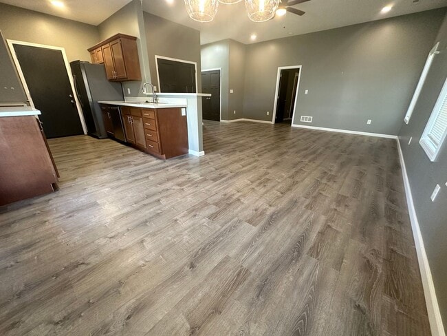 Building Photo - Beautiful 4-Bedroom; 2 bath Home for Rent Near Lake Shawnee