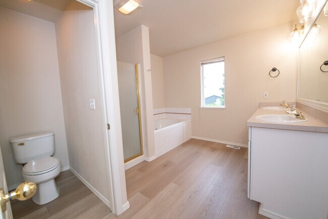 Building Photo - 5423 Cape Seville Dr