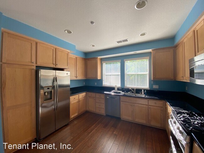 Building Photo - 2 br, 2.5 bath House - 596 Saco Terrace
