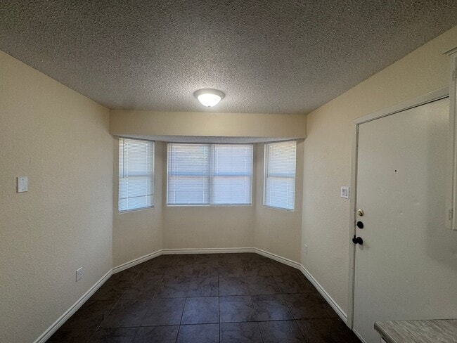 Building Photo - 1402 Miranda Ave