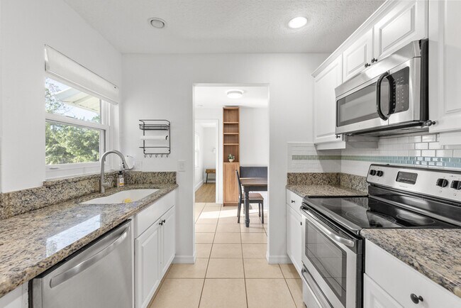 Building Photo - 4.8 Acres of Peaceful Country Living With No HOA