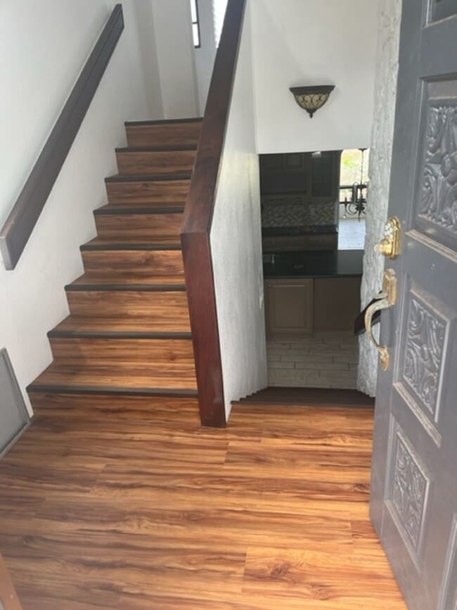 Building Photo - PET FRIENDLY and upgraded spacious home at the top of Makakilo.