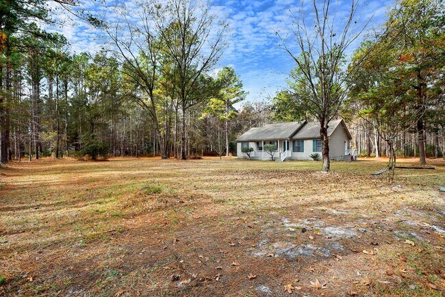 Building Photo - 3 bedroom 2.5 bath home