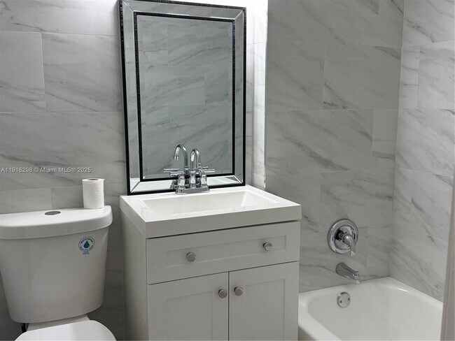 Building Photo - 6420 SW 18th Terrace