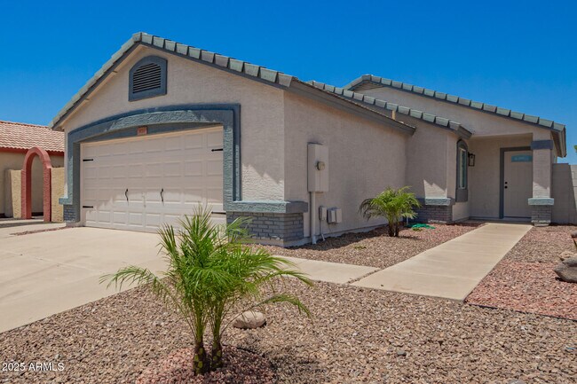 Building Photo - 3014 W Zachary Dr
