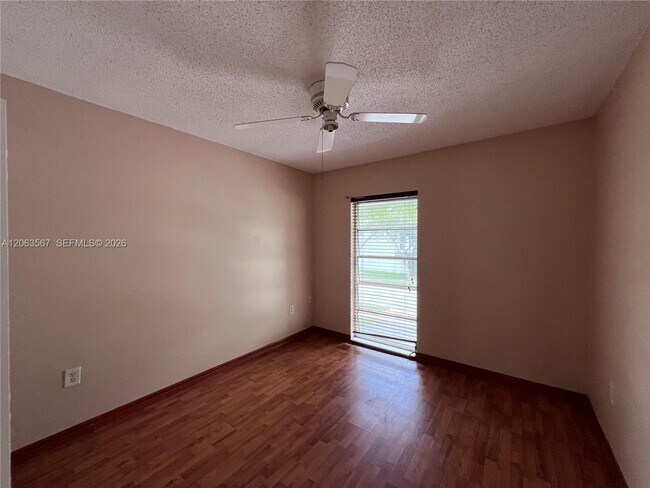 Building Photo - 2750 N 34th Ave