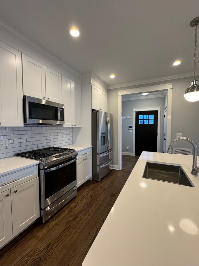 Building Photo - 67 W Sunset Ave