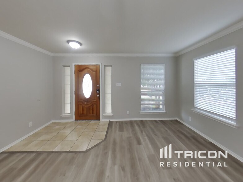 Building Photo - 2815 Del Mar Way