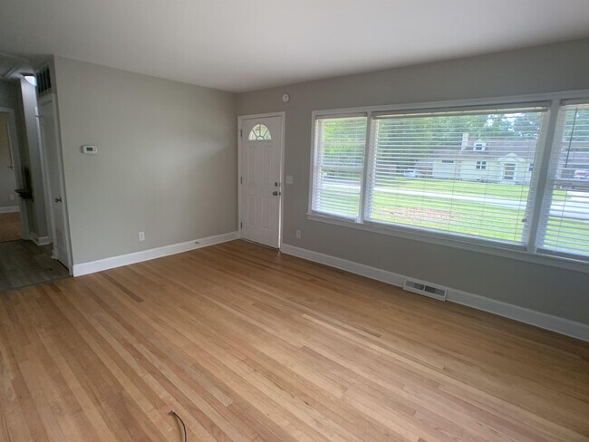 Building Photo - 1714 McHenry Ave