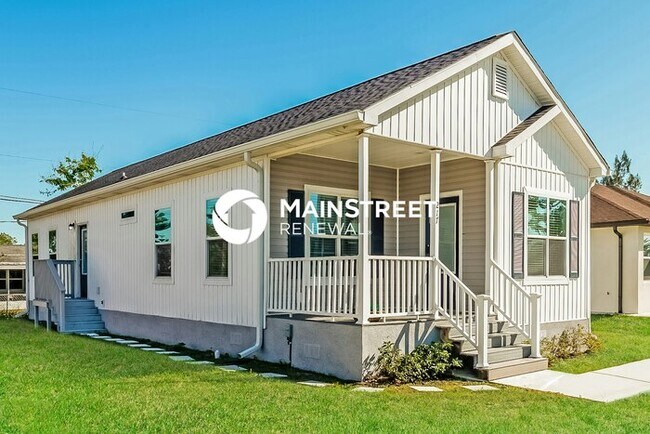 Building Photo - 3 Bedroom Pet-Friendly Home in North Port, FL with Main Street Renewal