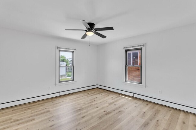 Building Photo - 1002 Fordham Ave