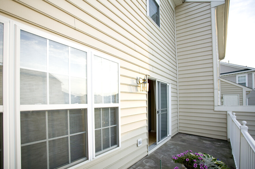 Building Photo - 42243 Black Rock Ter