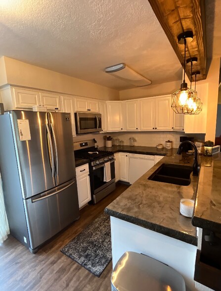 Building Photo - 48160 Rustic Ave