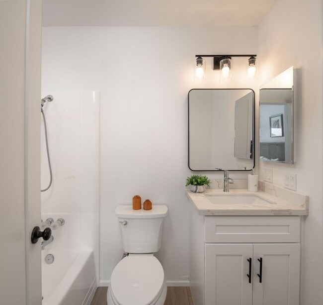 Building Photo - Turnkey 3 Bed/2 Ba in Encinitas' Finest 55...