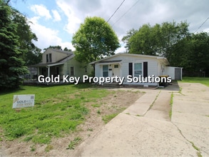 Building Photo - 4 Bed 1.5 Bath Home for Rent! (SECTION 8 APPROVED)
