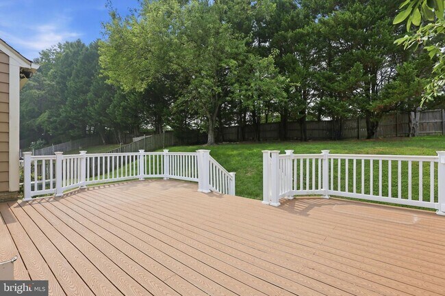 Building Photo - 7690 Green Garland Dr