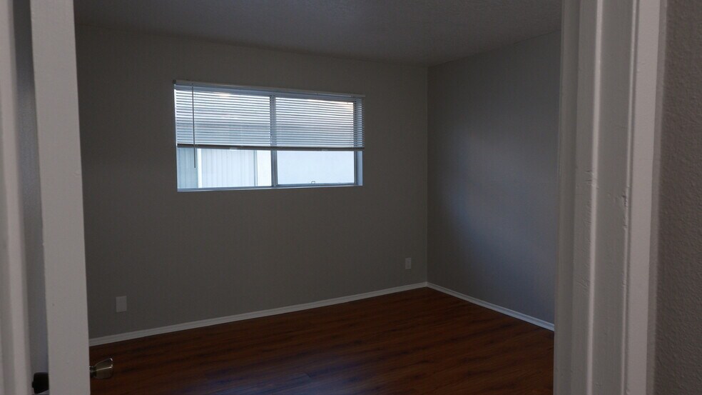 Building Photo - 18555 Collins St