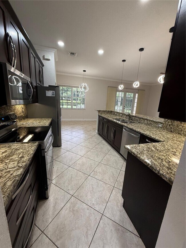 Building Photo - 1007 Nandina Dr