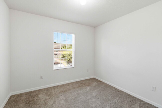 Building Photo - 9973 Hound Chase Dr