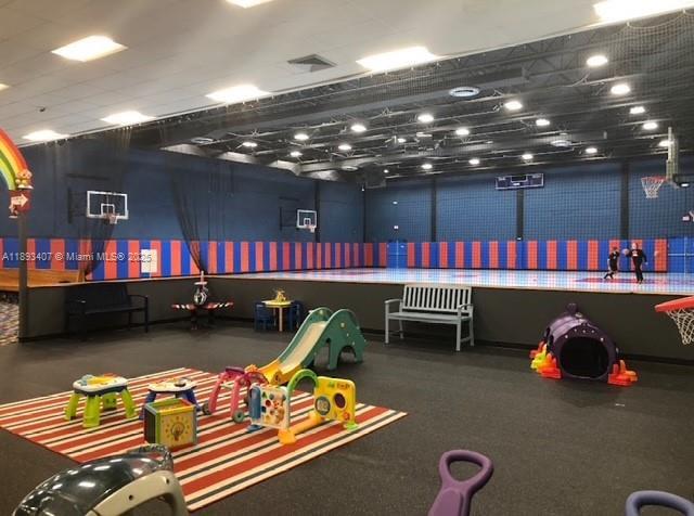 Building Photo - 16530 Royal Poinciana Ct