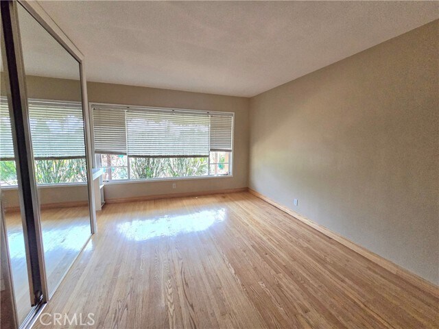 Building Photo - 932 W Granada Ct