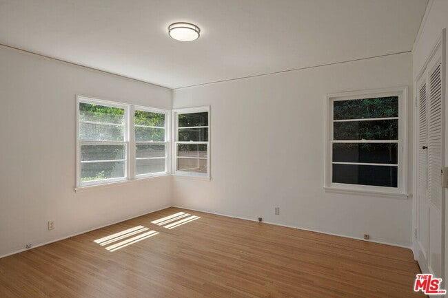 Building Photo - 240 Euclid St