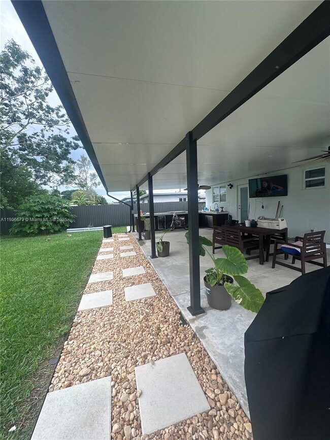 Building Photo - 22045 SW 114th Ave