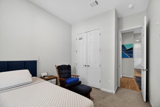 Building Photo - GATED COMMUNITY - 3 BEDROOM