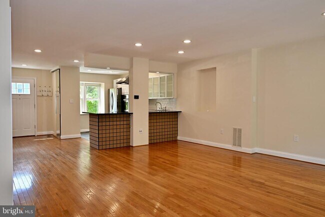 Building Photo - 10231 Arizona Cir