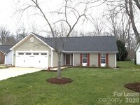 Building Photo - 115 W Bank Dr