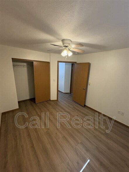 Building Photo - 13424 E Skyview Ave