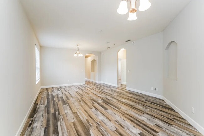 Building Photo - 8561 Deer Chase Dr