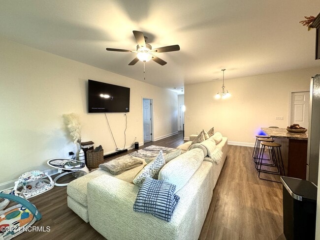 Building Photo - 148 Broadleaf Dr